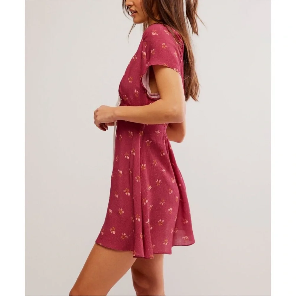 FREE PEOPLE Everyone’s Favorite Mini Dress Red Combo Floral Girly Boho Large